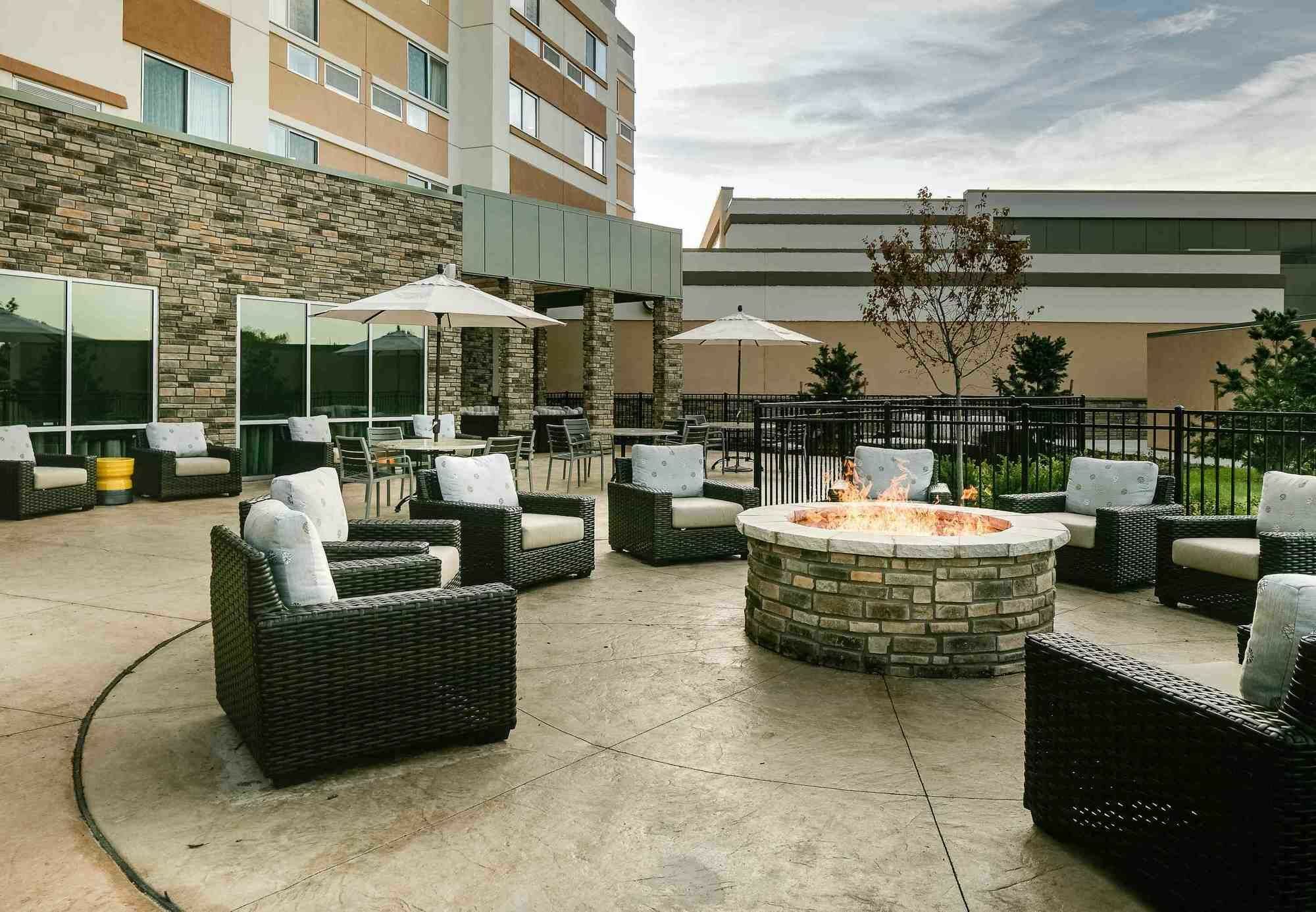 Hotel Courtyard By Marriott Omaha Bellevue At Beardmore Event Center Exterior foto